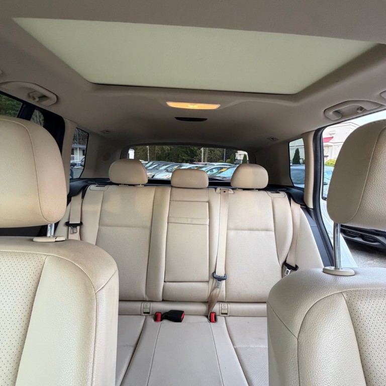 2014 Mercedes-Benz GLK-Class Image 9