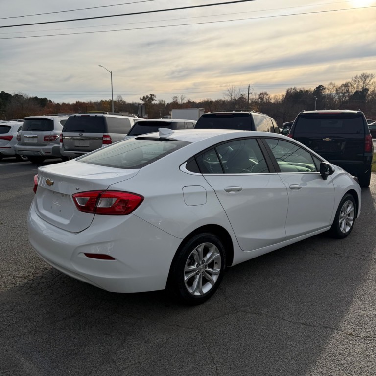 2019 Chevrolet Cruze Image 3