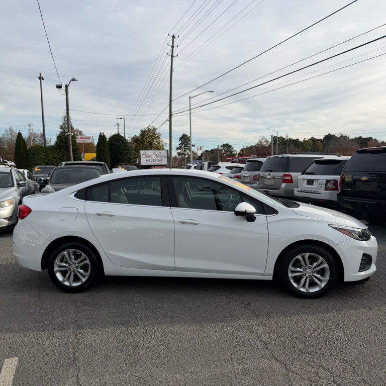 2019 Chevrolet Cruze Image 4