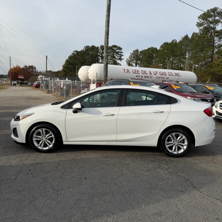 2019 Chevrolet Cruze Image 13