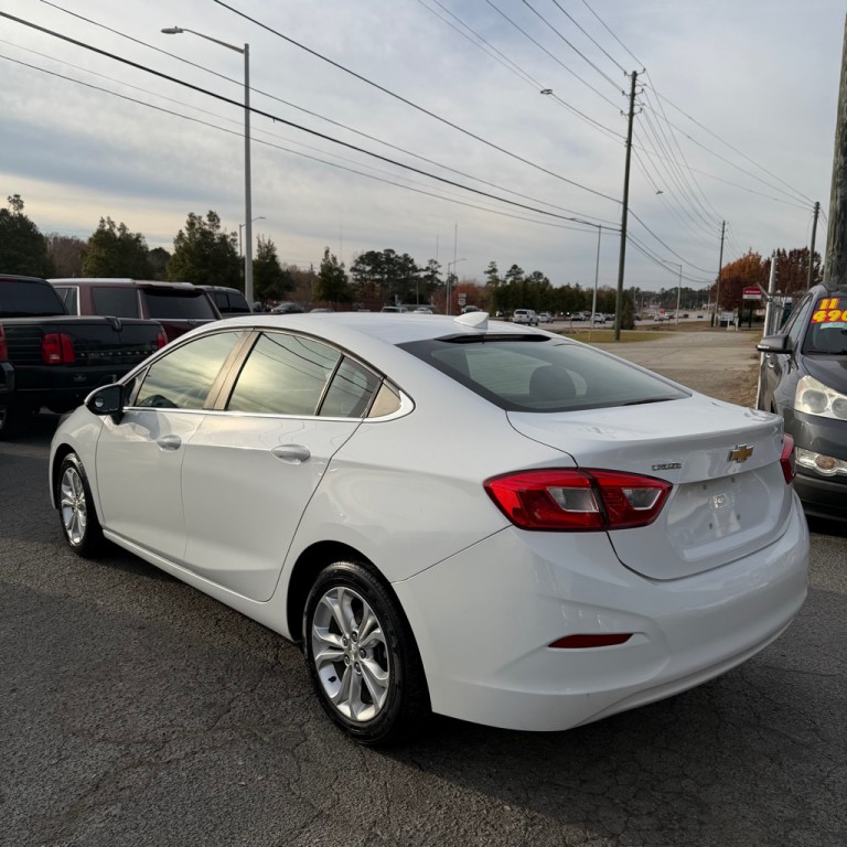 2019 Chevrolet Cruze Image 14