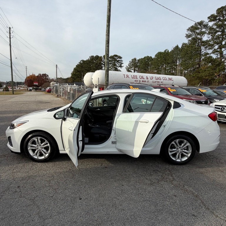 2019 Chevrolet Cruze Image 16