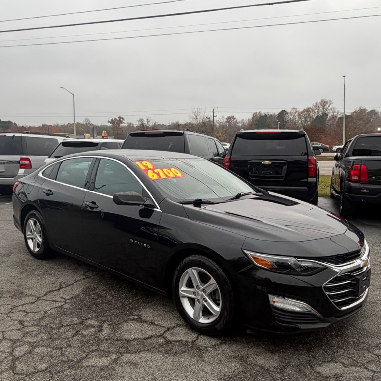 2019 Chevrolet Malibu Image 2