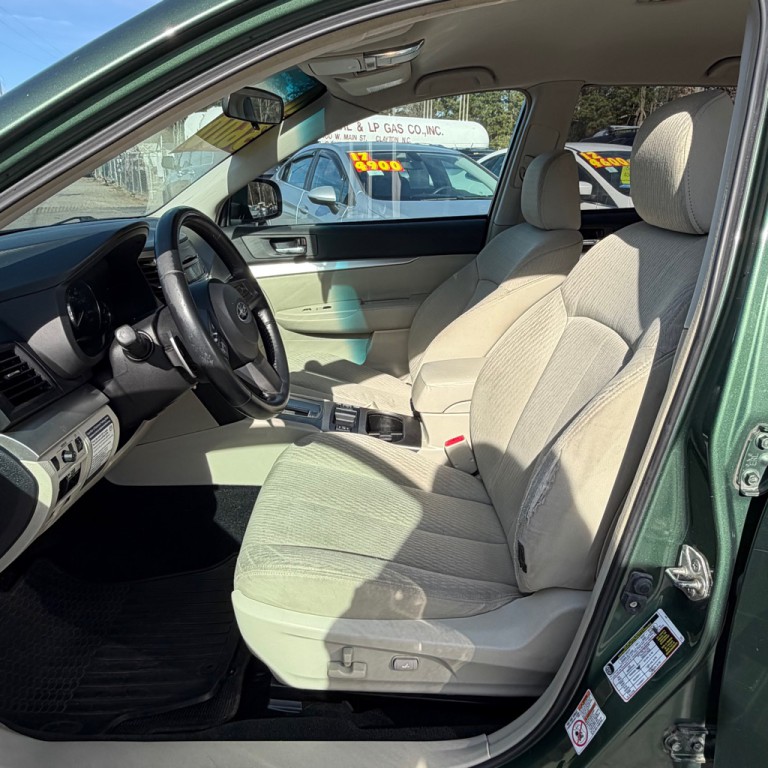 2011 Subaru Outback Image 6