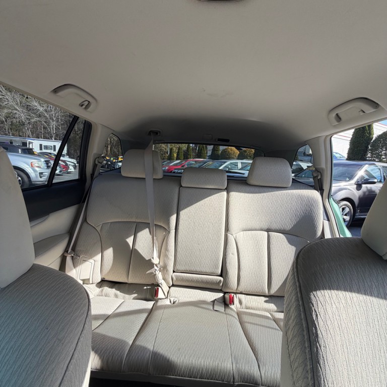 2011 Subaru Outback Image 9