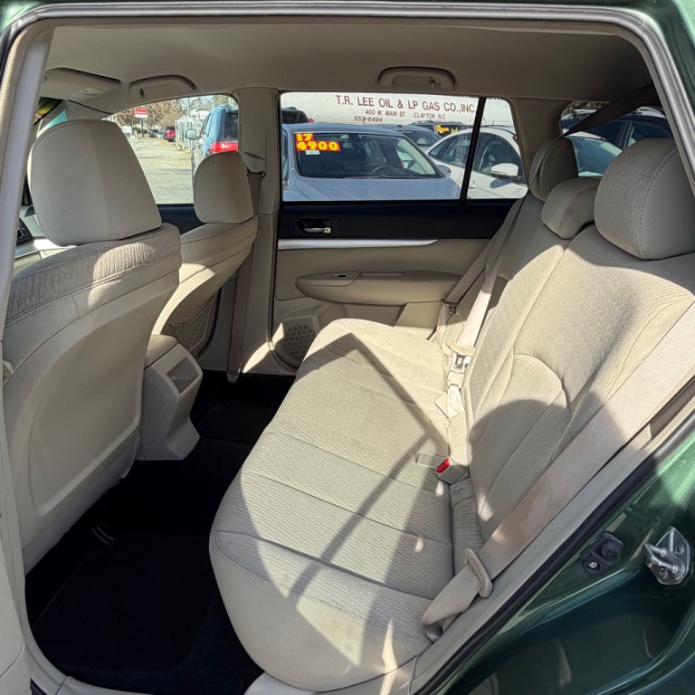 2011 Subaru Outback Image 10