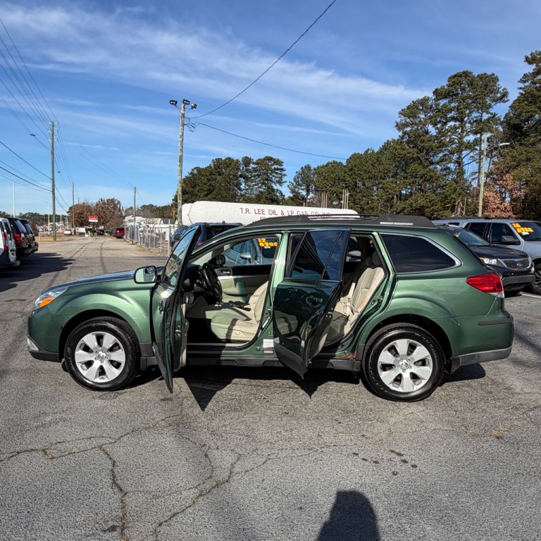 2011 Subaru Outback Image 18