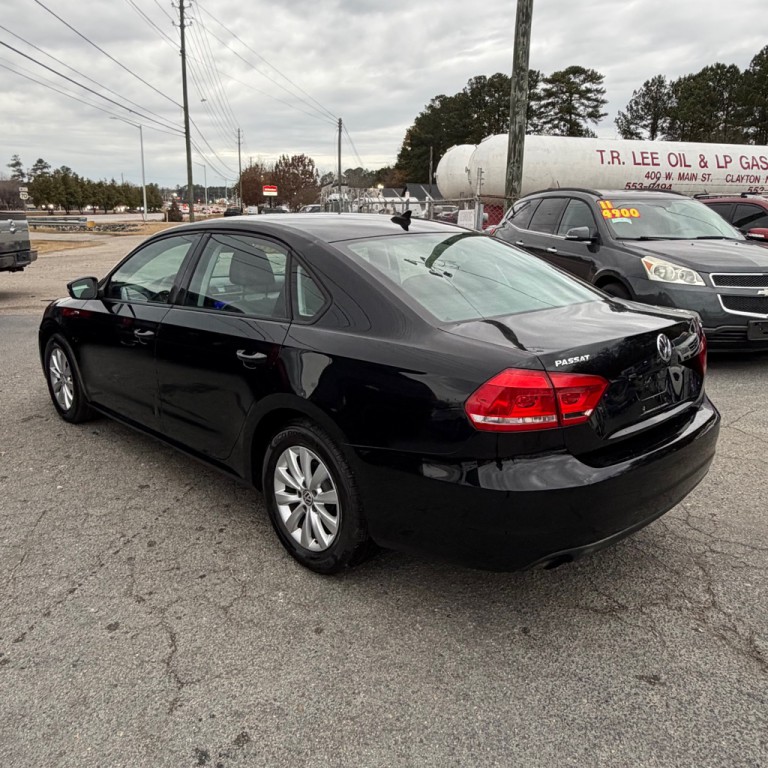 2014 Volkswagen Passat Image 14