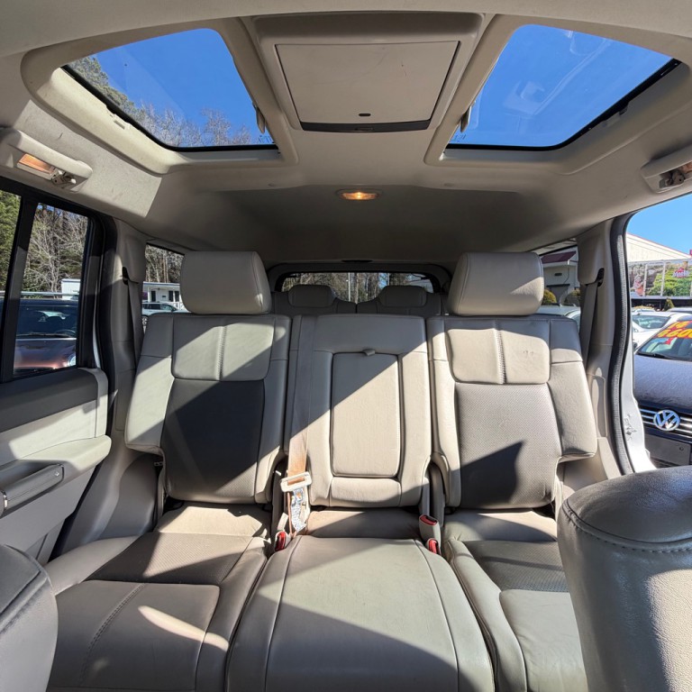 2010 Jeep Commander Image 9