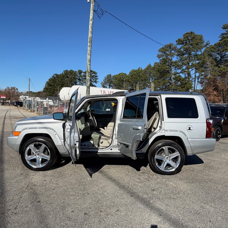 2010 Jeep Commander Image 19