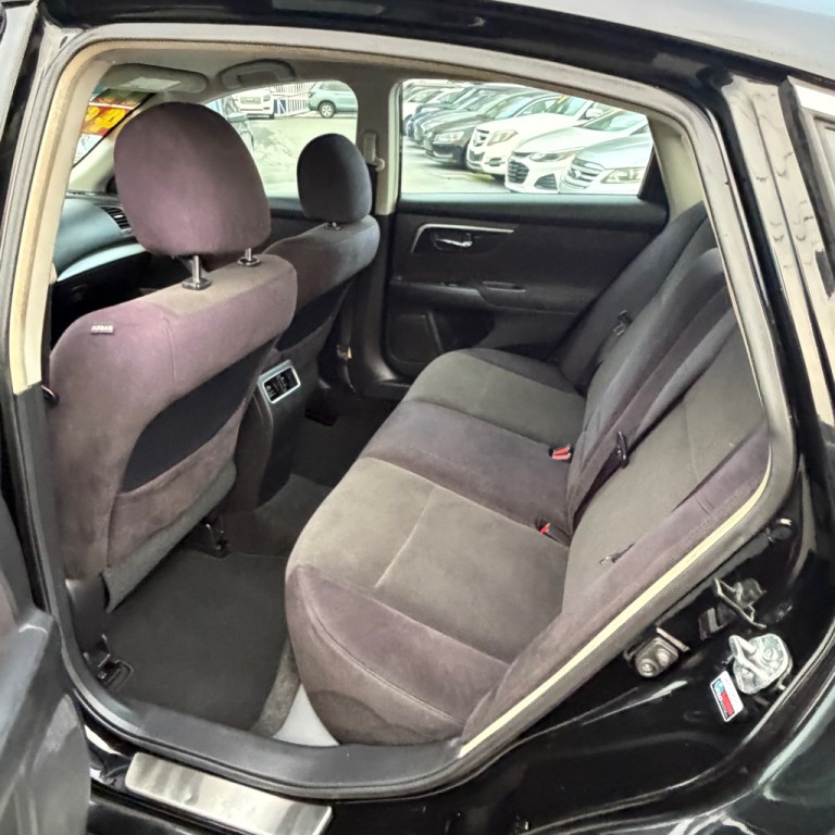 2013 Nissan Altima Image 10
