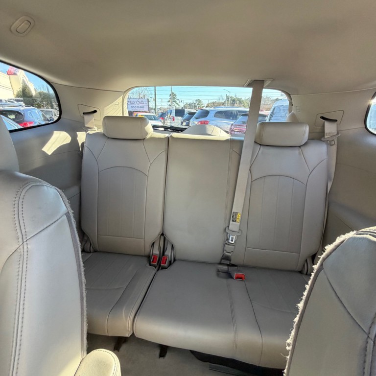 2012 Buick Enclave Image 12
