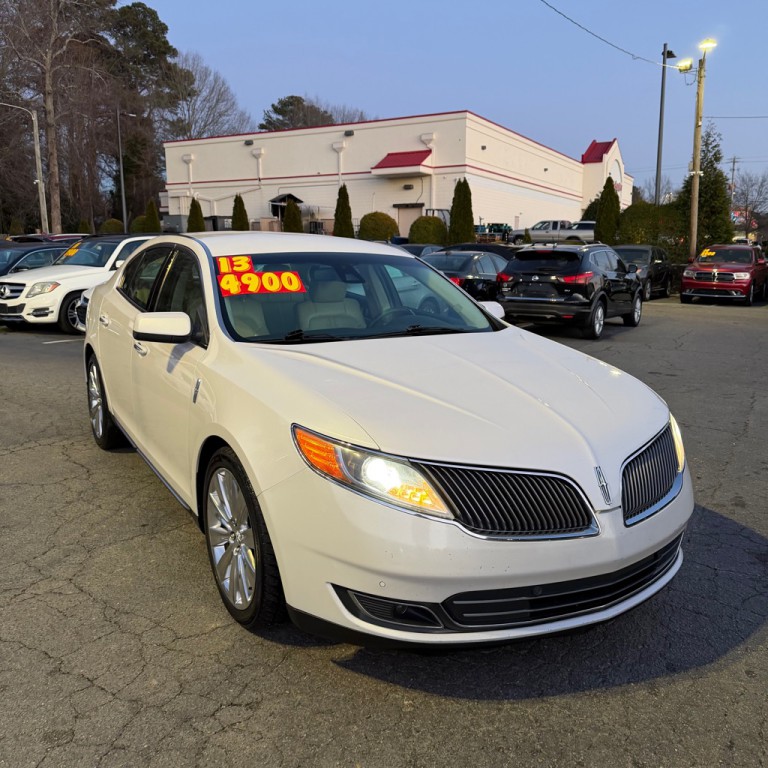 2013 Lincoln MKS Image 1