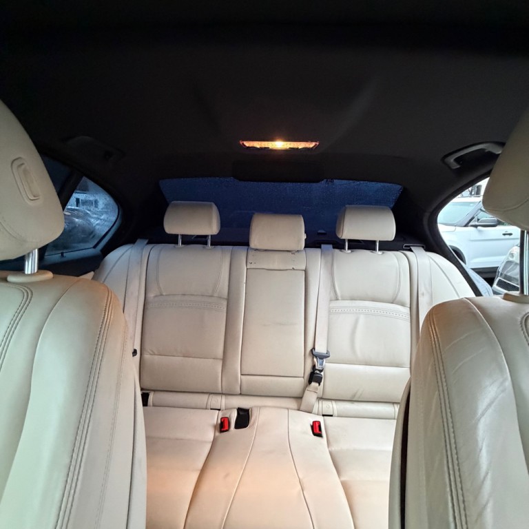 2015 BMW 5 Series Image 9