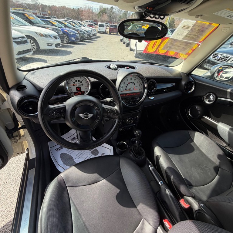 2012 MINI Cooper Image 7