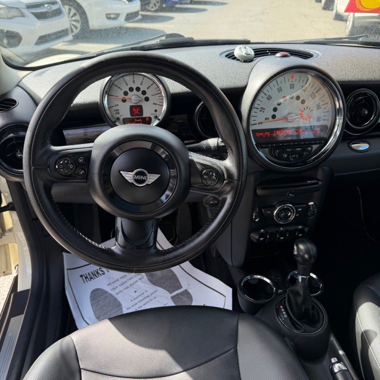 2012 MINI Cooper Image 8