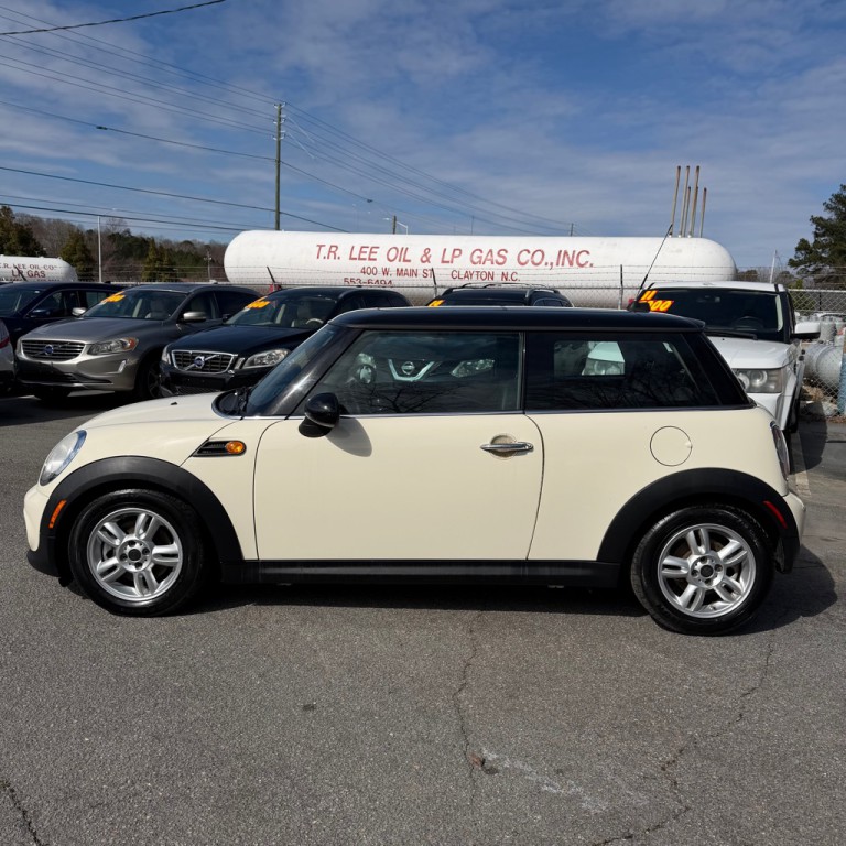 2012 MINI Cooper Image 11