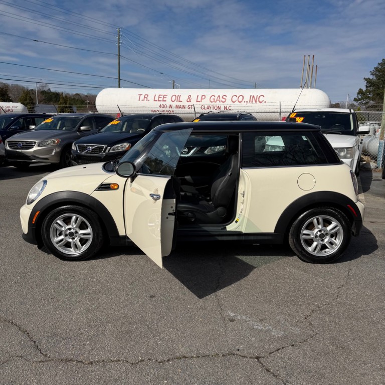 2012 MINI Cooper Image 14