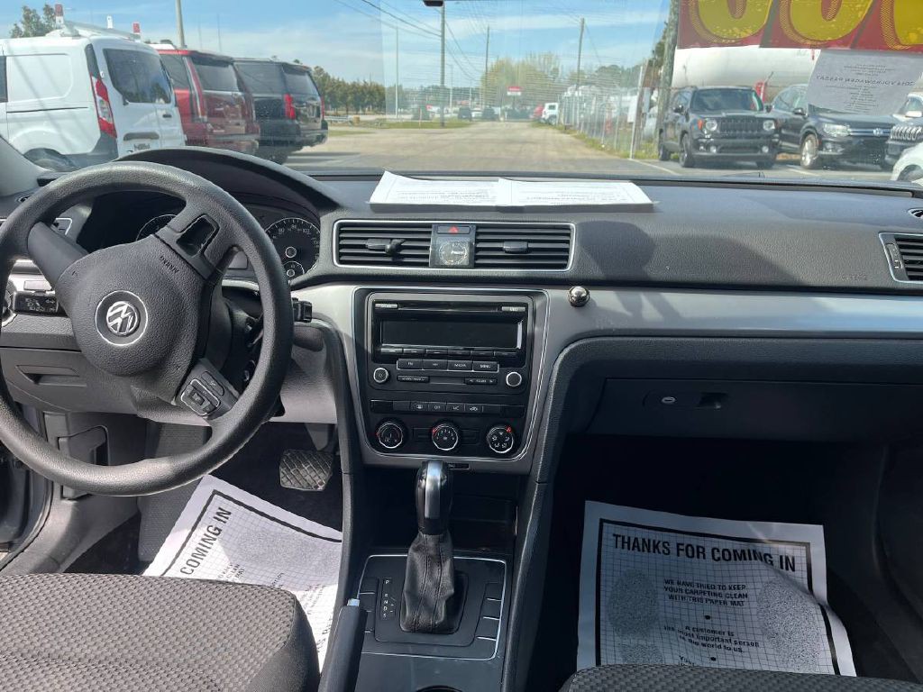 2014 Volkswagen Passat Image 12