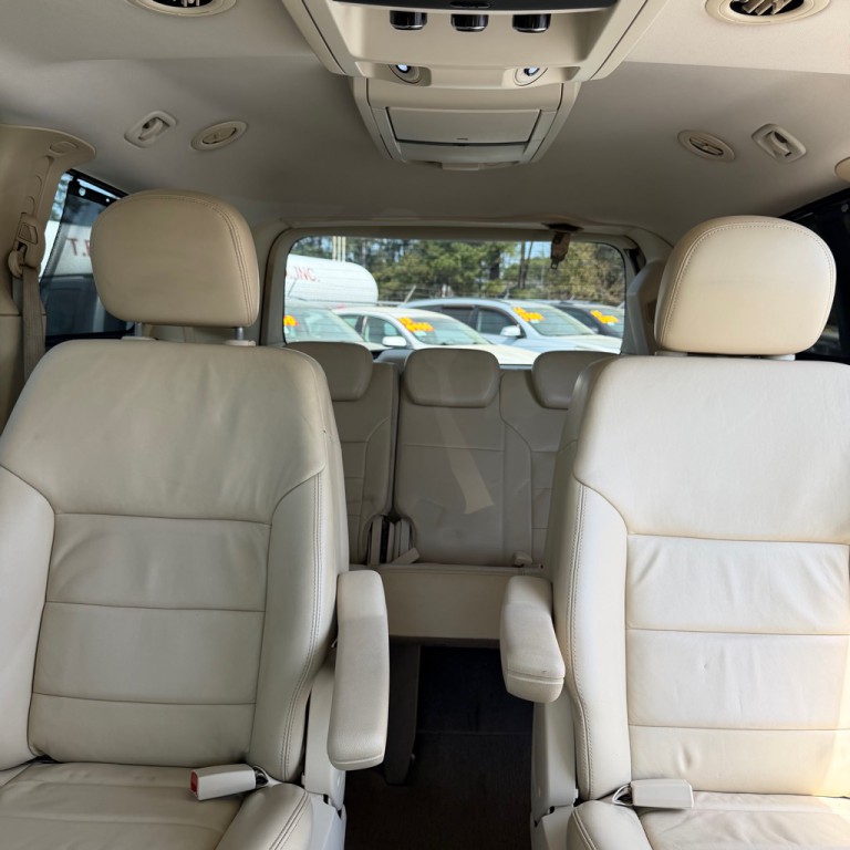 2009 Volkswagen Routan Image 11