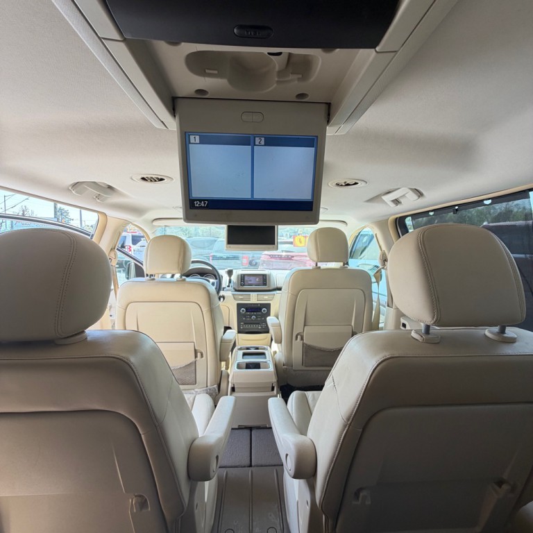 2009 Volkswagen Routan Image 13