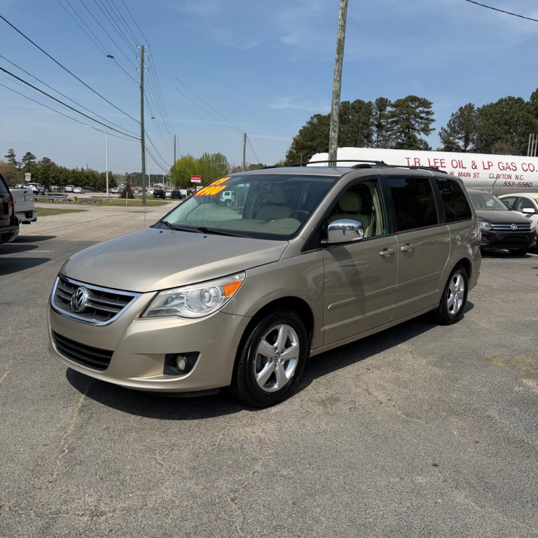 2009 Volkswagen Routan Image 16