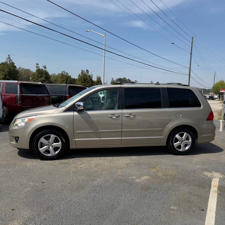 2009 Volkswagen Routan Image 17