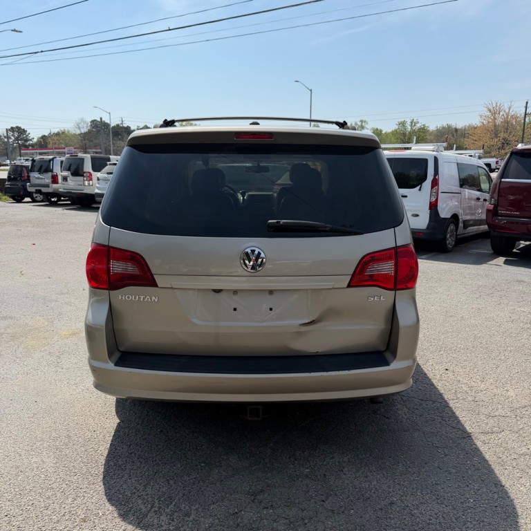 2009 Volkswagen Routan Image 19