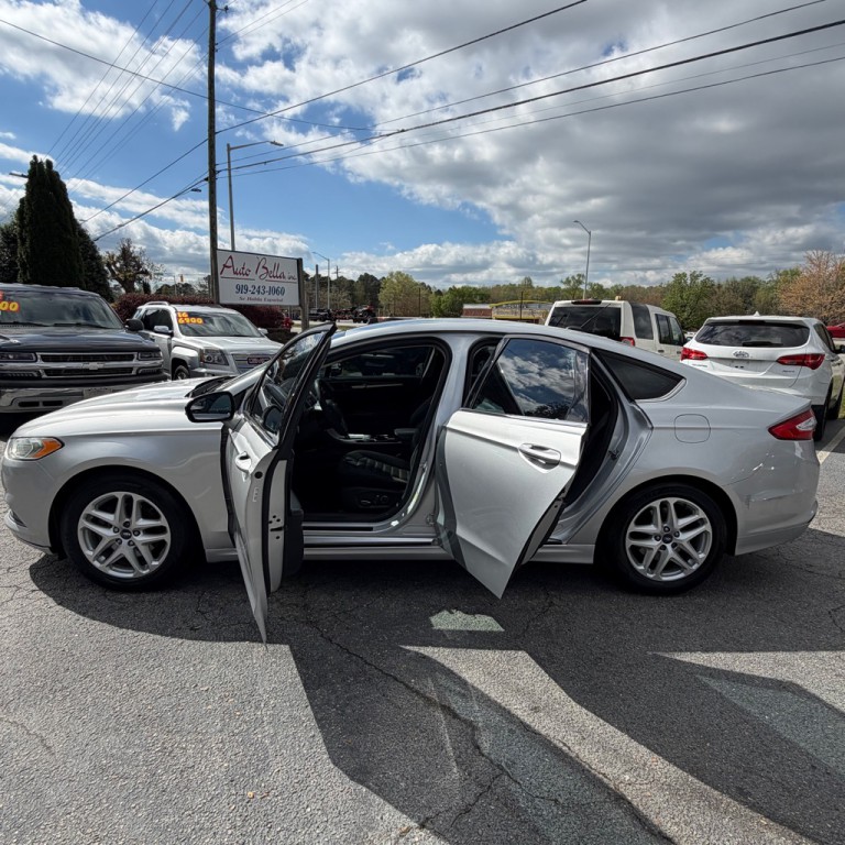 2015 Ford Fusion Image 16