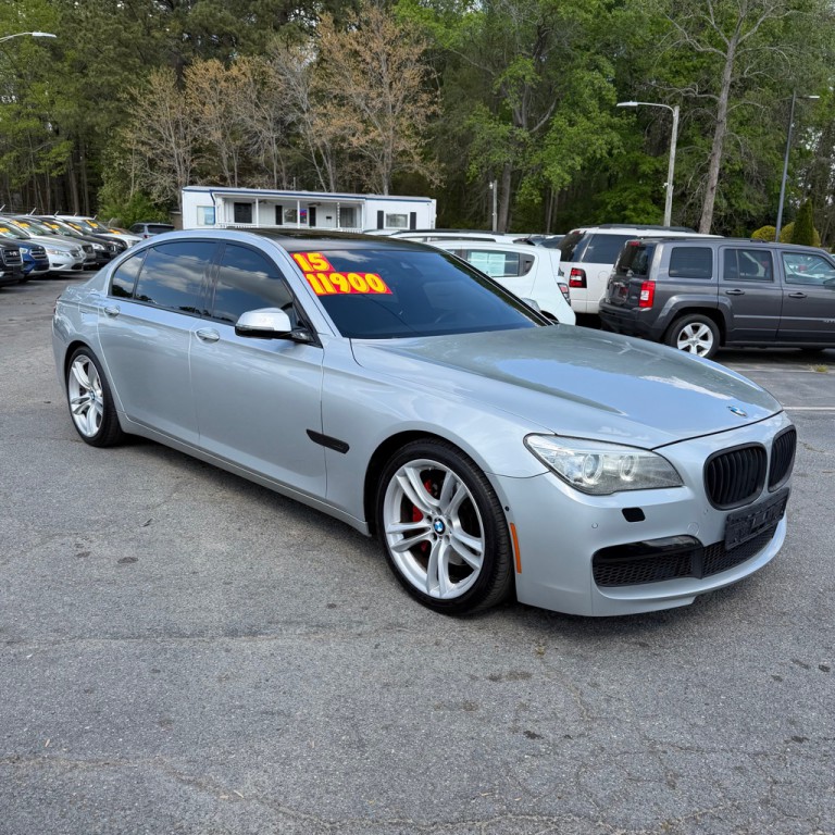 2015 BMW 7 Series Image 2