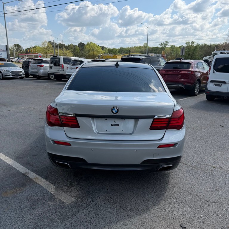 2015 BMW 7 Series Image 15