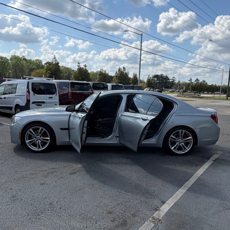 2015 BMW 7 Series Image 16