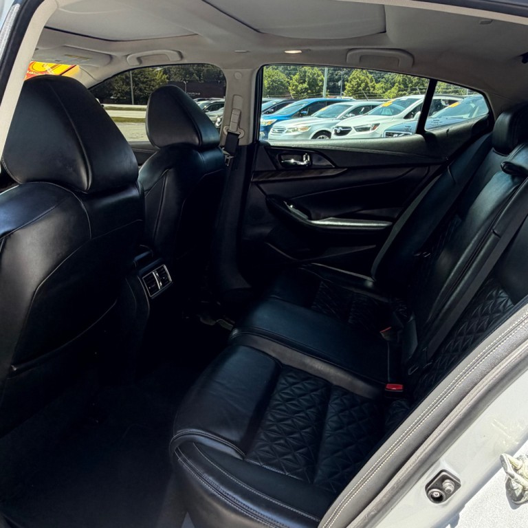 2016 Nissan Maxima Image 10