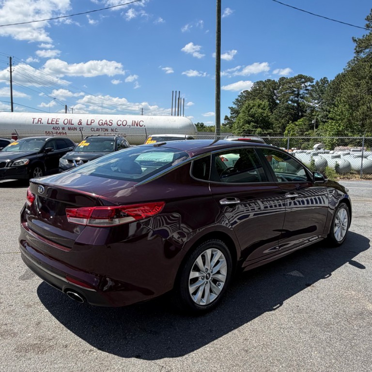 2017 Kia Optima Image 3