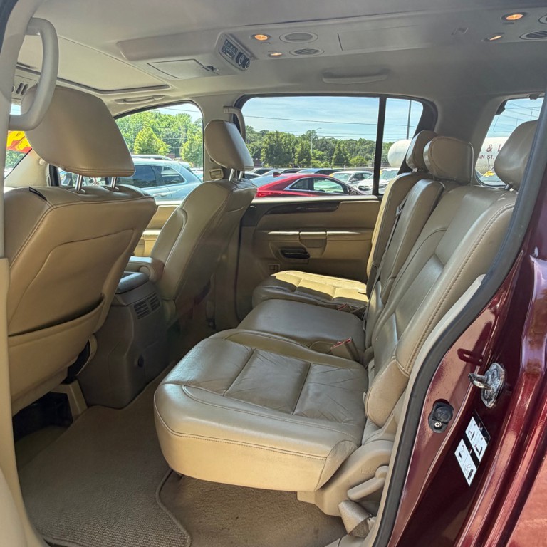 2011 Nissan Armada Image 10