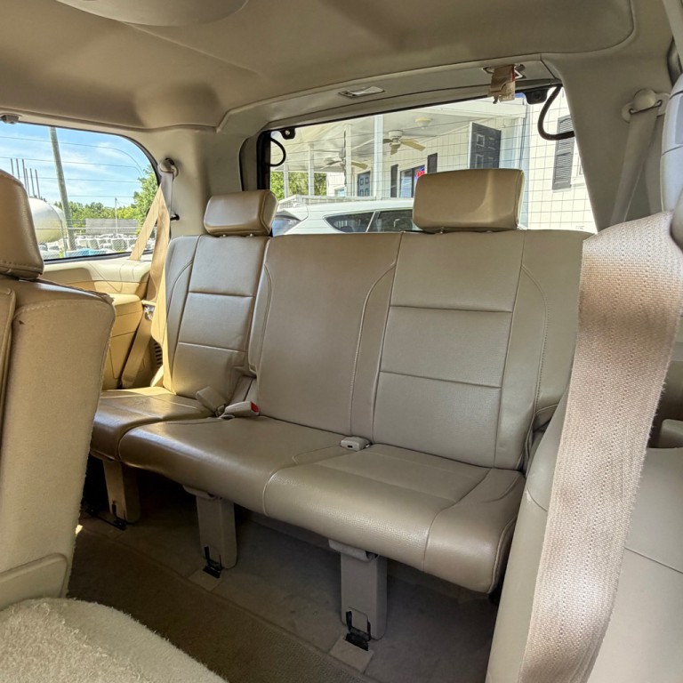 2011 Nissan Armada Image 12