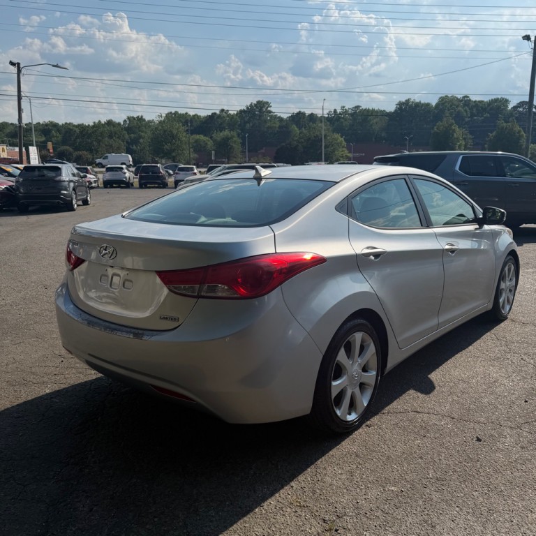 2013 Hyundai Elantra Image 3