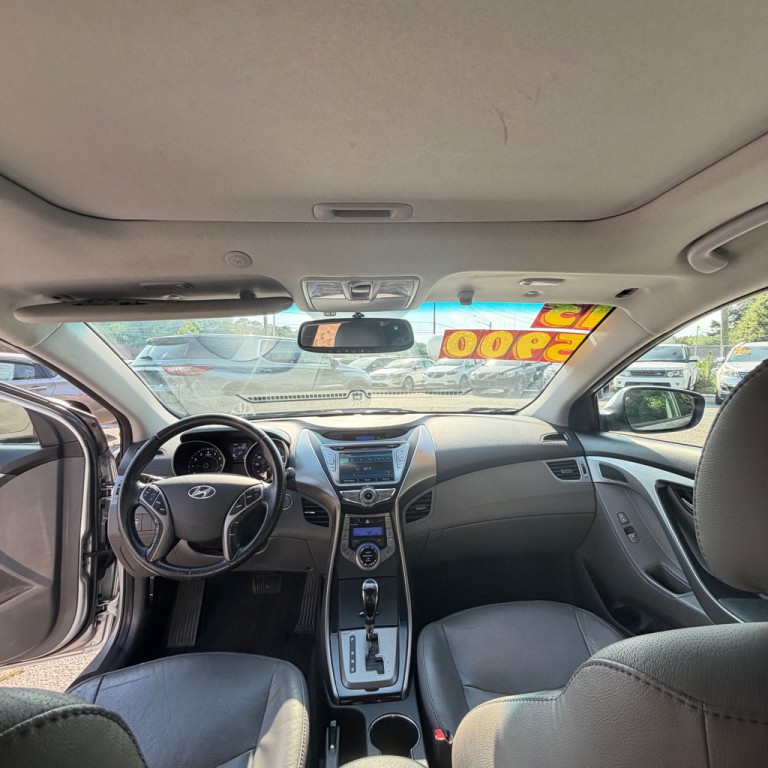 2013 Hyundai Elantra Image 8