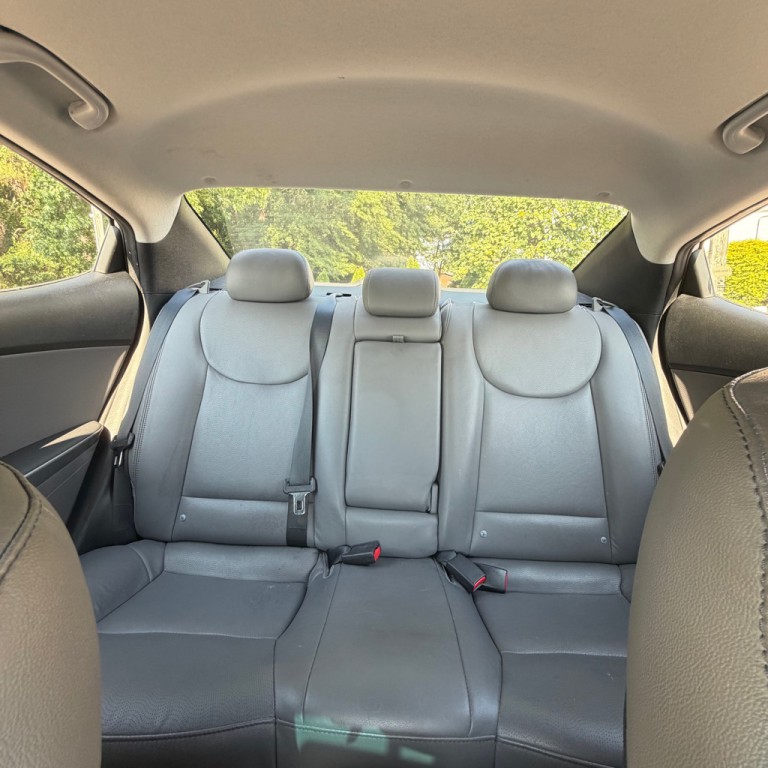 2013 Hyundai Elantra Image 9