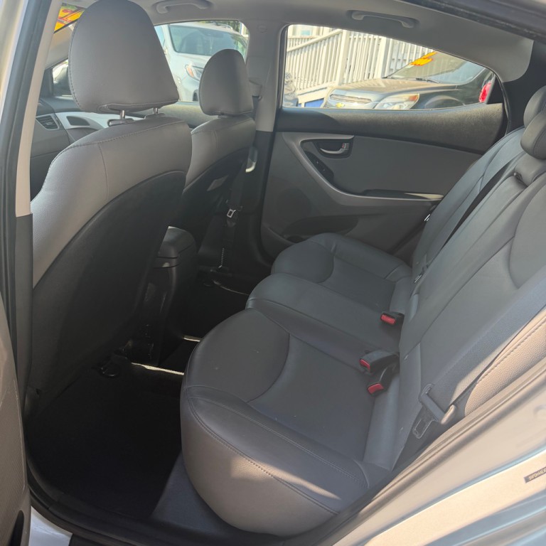 2013 Hyundai Elantra Image 10