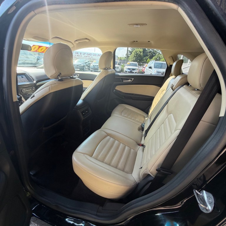 2017 Ford Edge Image 10