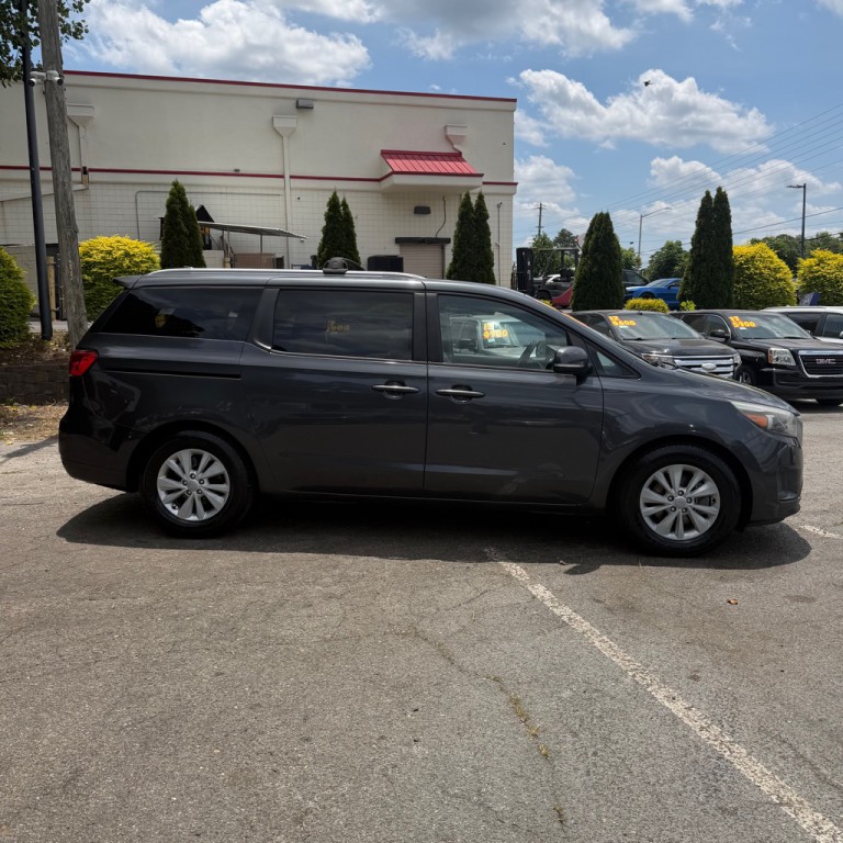 2016 Kia Sedona Image 4