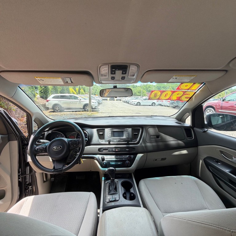 2016 Kia Sedona Image 8