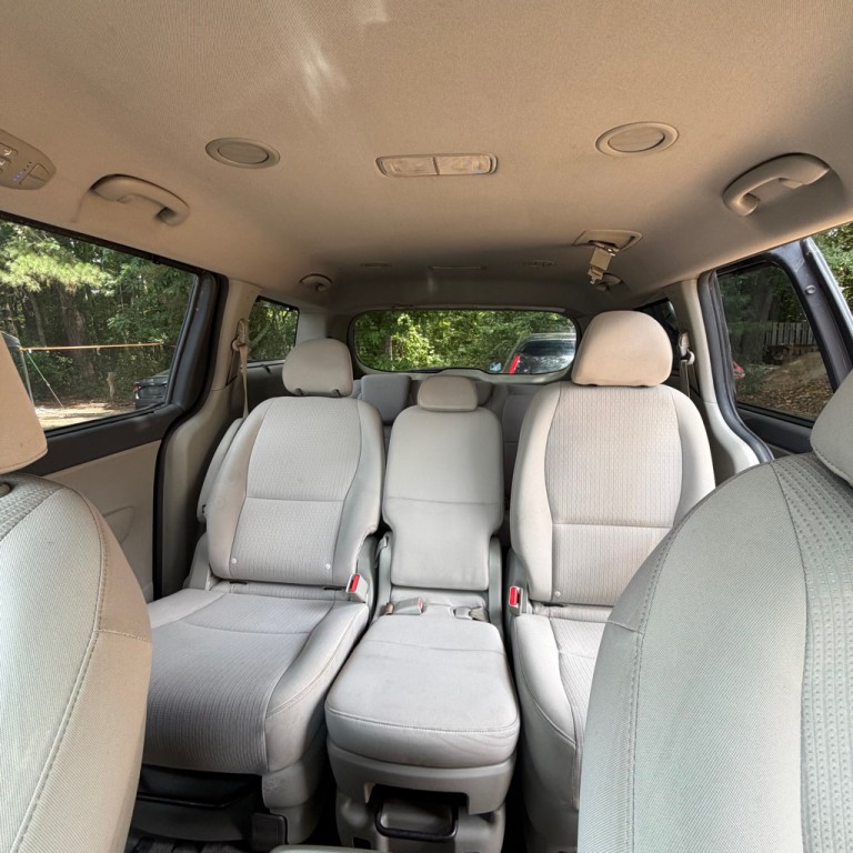 2016 Kia Sedona Image 9