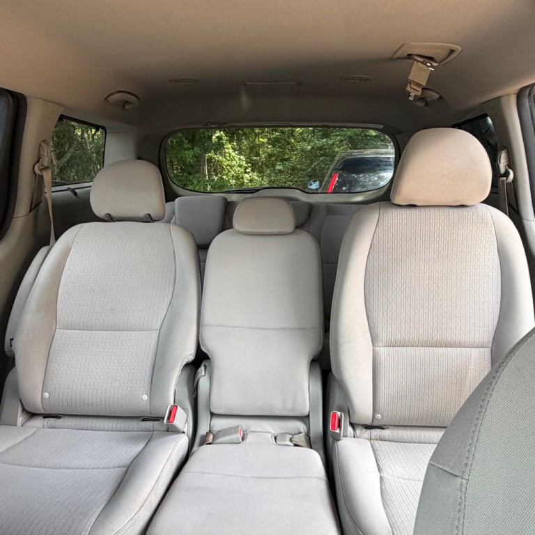 2016 Kia Sedona Image 11