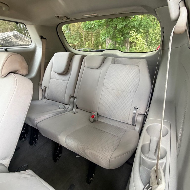 2016 Kia Sedona Image 12