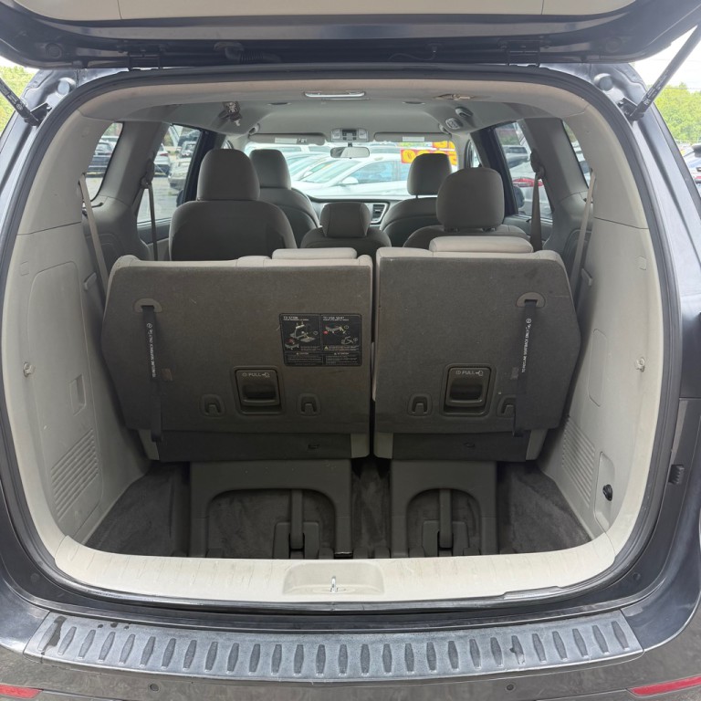 2016 Kia Sedona Image 13