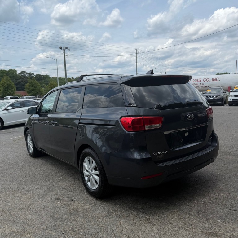 2016 Kia Sedona Image 17