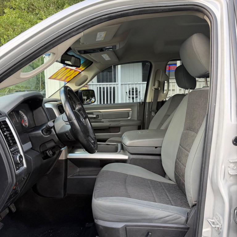 2015 RAM 1500 Image 6