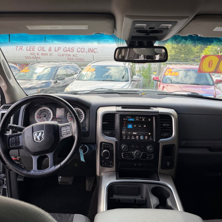 2015 RAM 1500 Image 7